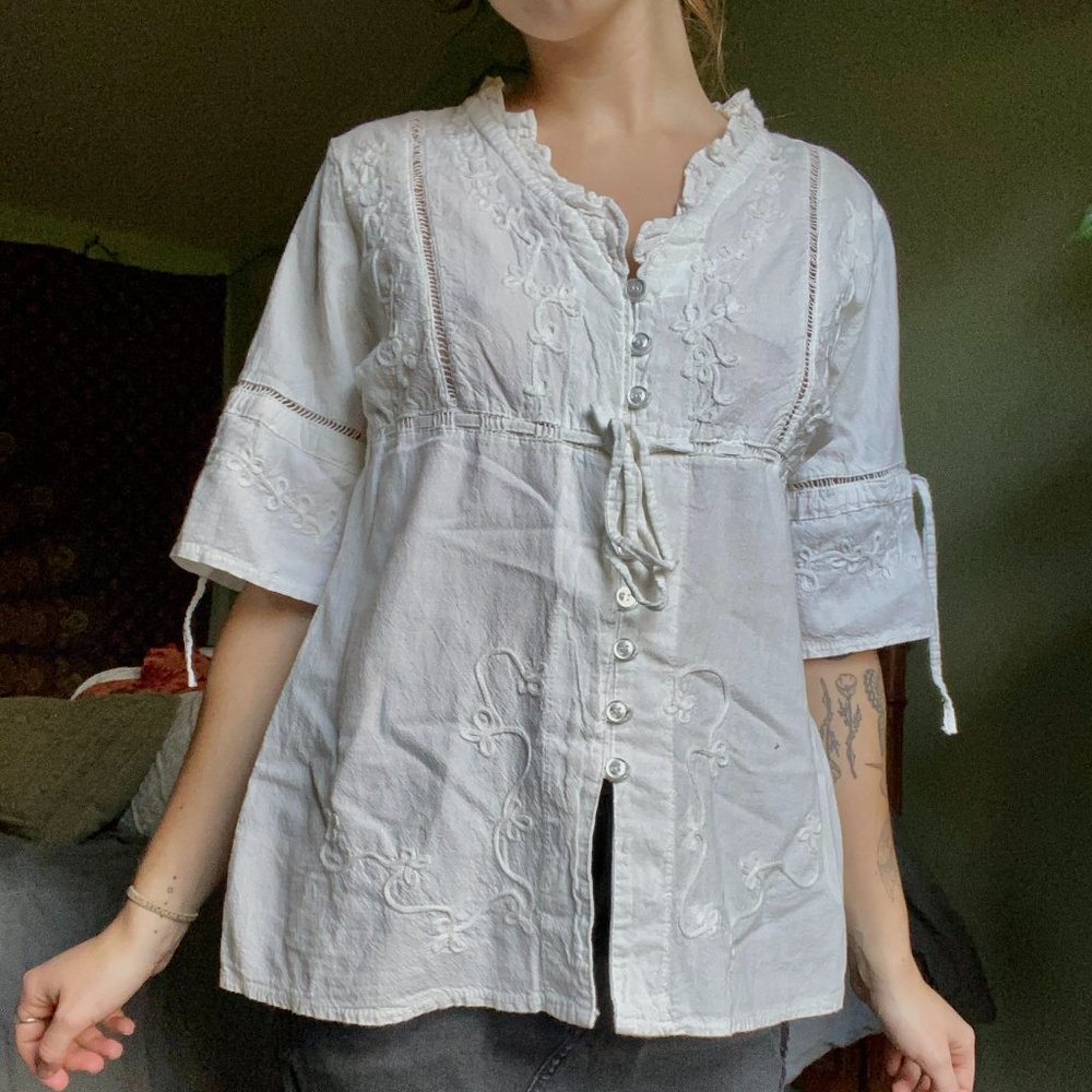 VINTAGE FARMHOUSE BLOUSE